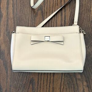 Kate Spade Hancock Park Angelica leather crossbody bag Cream color Bow Accent